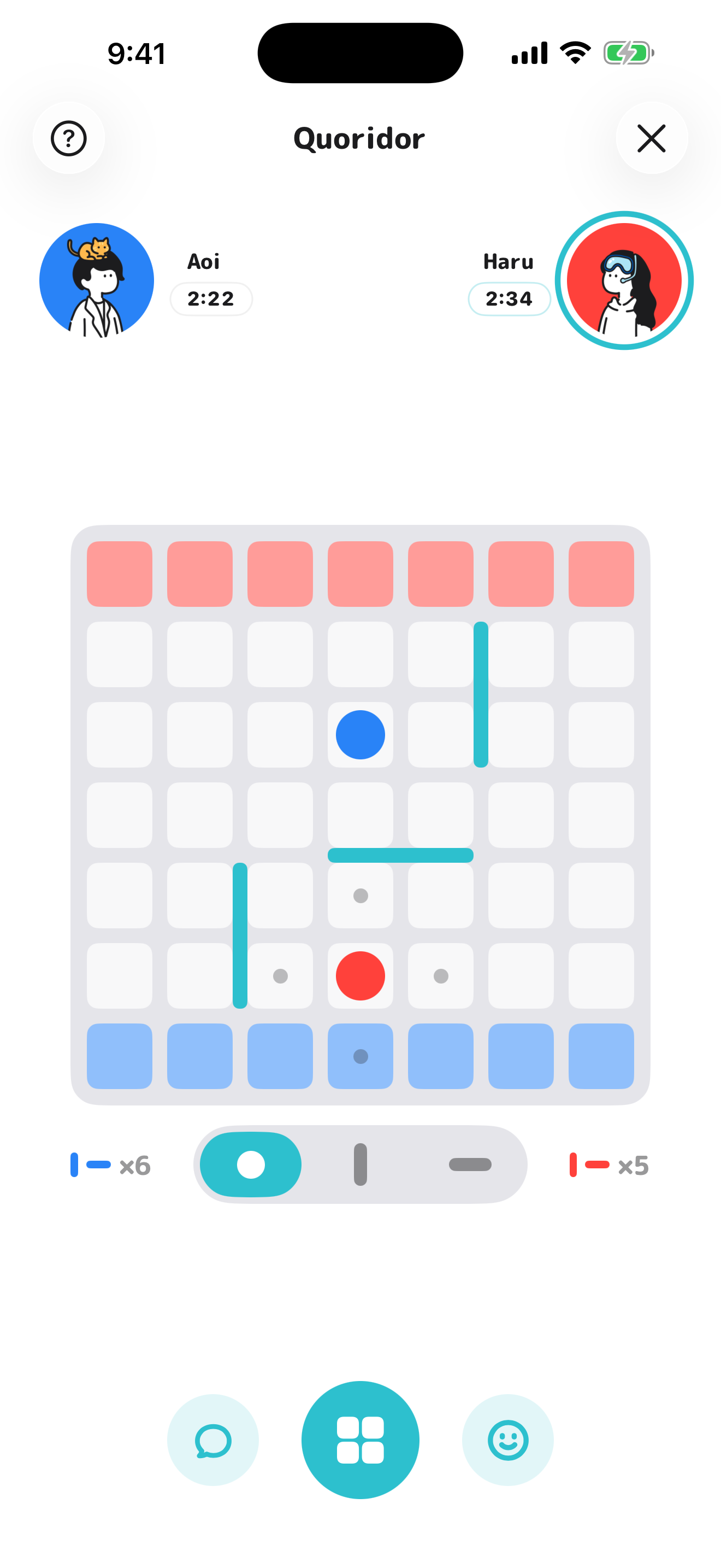 A Quoridor match with walls on the board and both players' avatars in the header